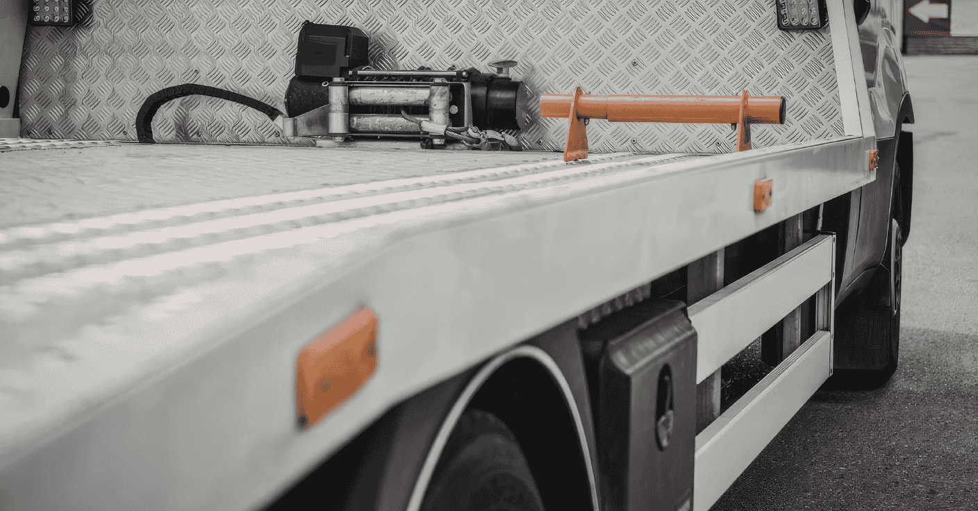 Types of Tow Trucks Explained: Flatbed vs Wheel-Lift vs Integrated
